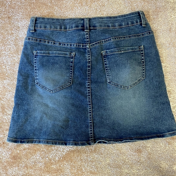 Blue denim skirt, 💙 - Picture 3 of 3